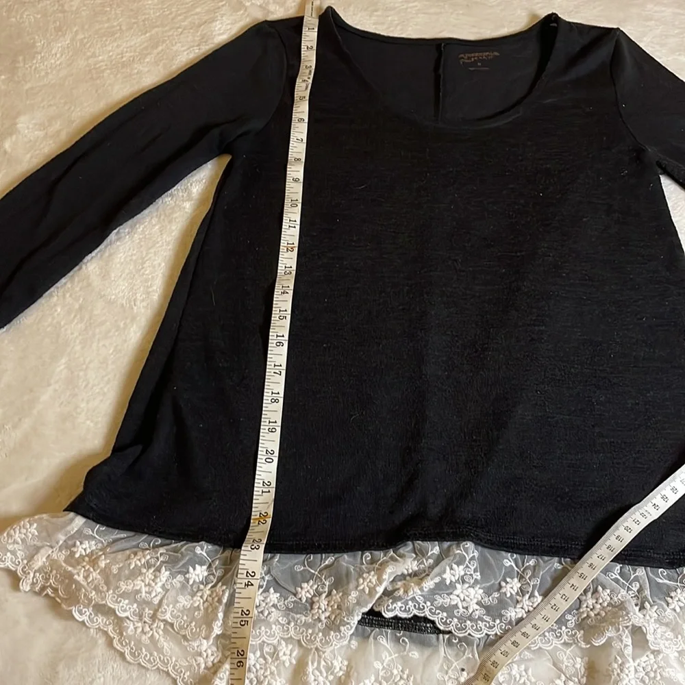 Arizona Jean Co. Black Long Sleeve with Lace Detail size M - Picture 7 of 9